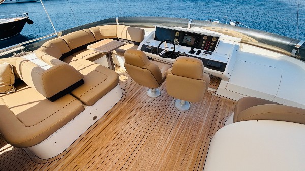 2009 PRINCESS 85