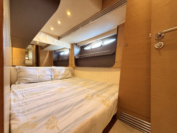 2010 NUMARINE 78 FLY