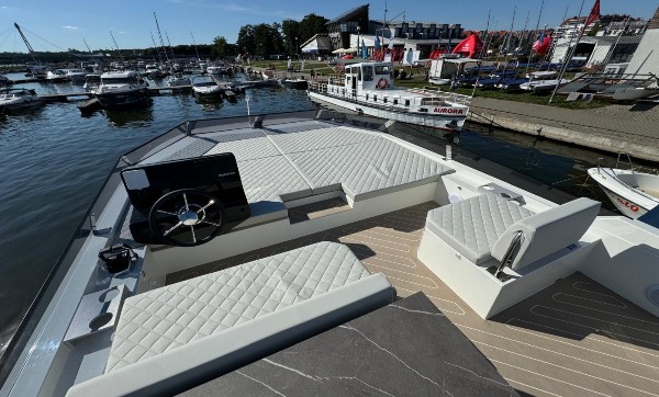 2026 COBRA YACHTS CAMPIONE 41 FLY