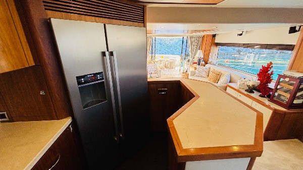 2010 SUNSEEKER MANHATTAN 70