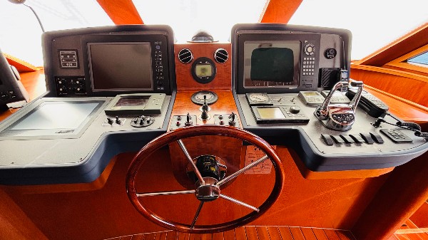 2008 TRADER 64 