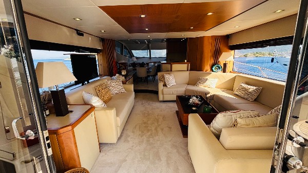 2010 SUNSEEKER MANHATTAN 70