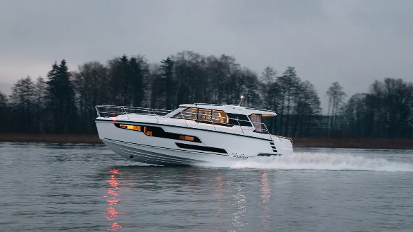 AQUADOR BOATS 400 HT