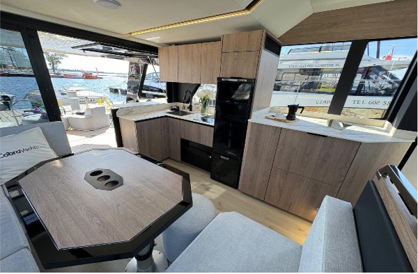2026 COBRA YACHTS CAMPIONE 41 FLY
