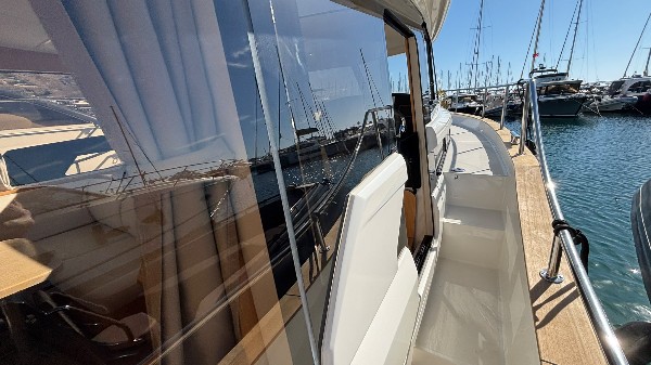 2023 GREENLINE 40 HYBRID