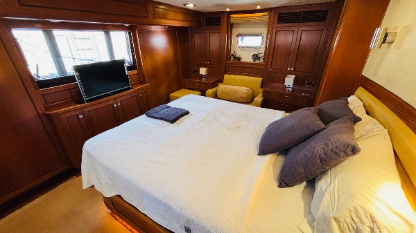 2008 TRADER 64 