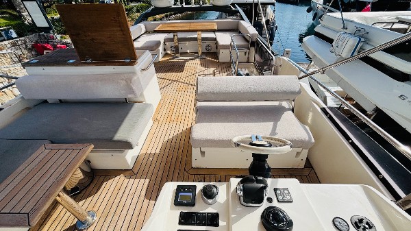 2017 NUMARINE 62 FLY