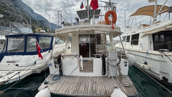 2009 BENETEAU SWIFT TRAWLER 42