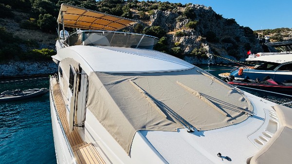 2010 SUNSEEKER MANHATTAN 70