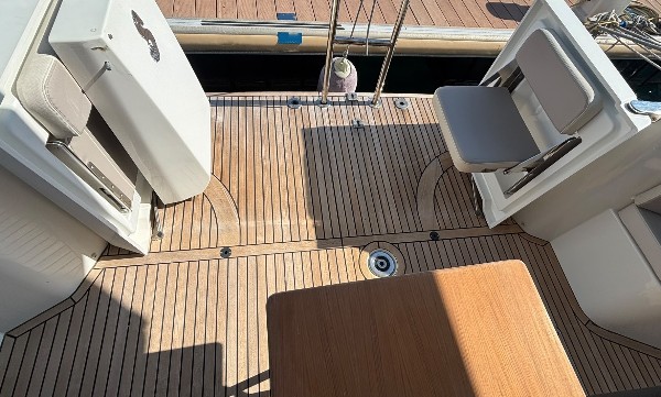 2018 BENETEAU SWIFT TRAWLER 35