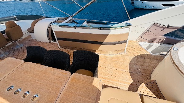 2009 PRINCESS 85