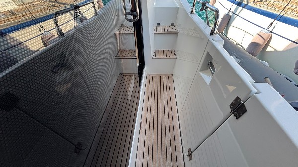 2018 BENETEAU SWIFT TRAWLER 35