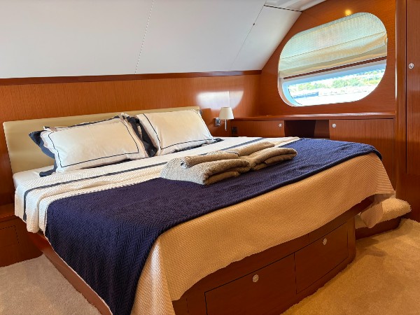 2009 BENETEAU SWIFT TRAWLER 52