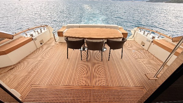2020 MONTE CARLO YACHTS 80
