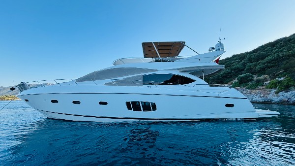 2010 SUNSEEKER MANHATTAN 70