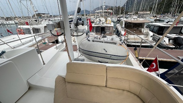 2009 BENETEAU SWIFT TRAWLER 42