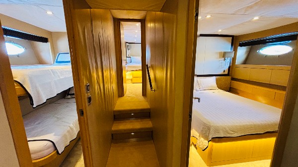 2009 PRINCESS 85
