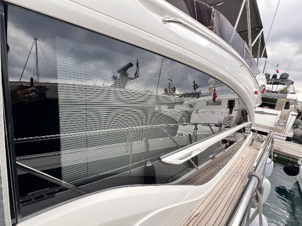 2021 PRINCESS F55