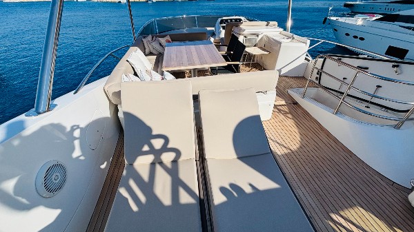 2010 SUNSEEKER MANHATTAN 70