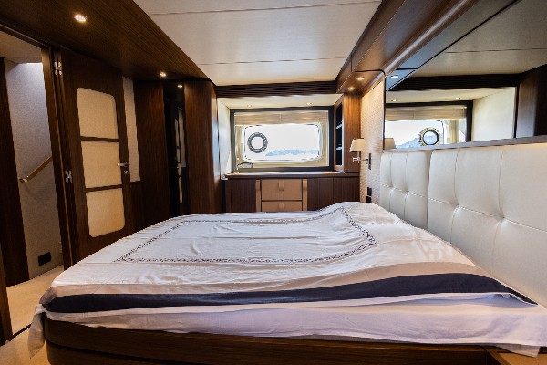 2021 AZIMUT MAGELLANO 66