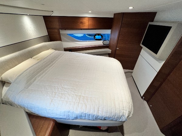 2021 PRINCESS F55
