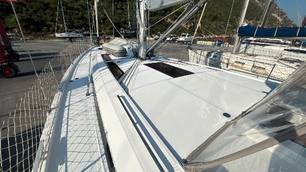 2022 BENETEAU OCEANIS 51.1