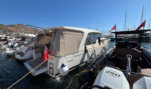 2023 GREENLINE 40 HYBRID