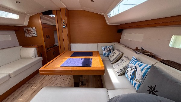 2017 JEANNEAU 51