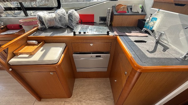2018 BENETEAU SWIFT TRAWLER 35