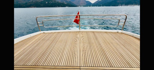 2020 MONTE CARLO YACHTS 80