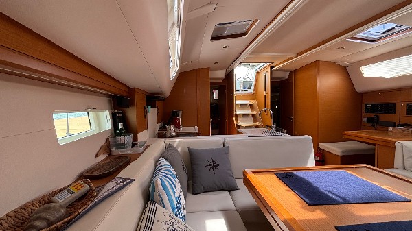 2017 JEANNEAU 51