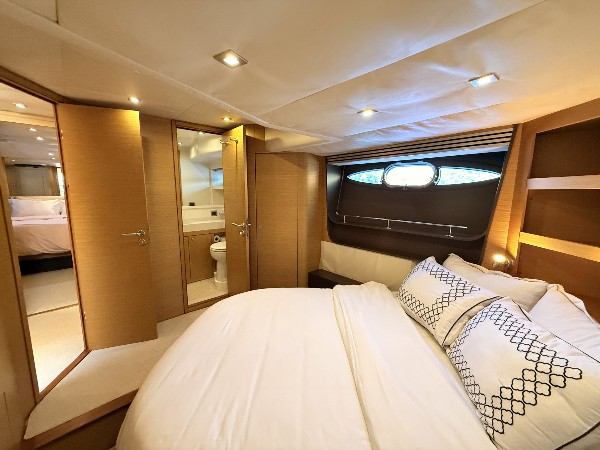 2010 NUMARINE 78 FLY