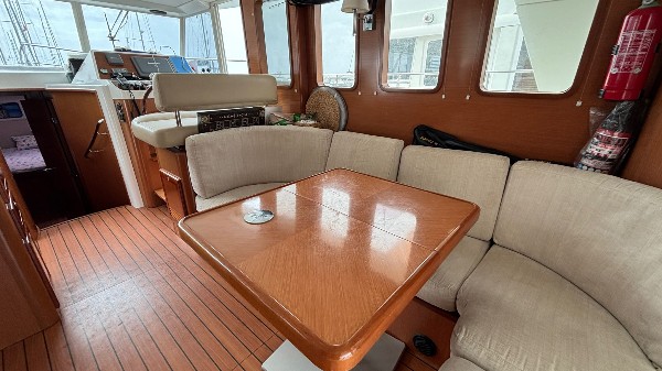 2009 BENETEAU SWIFT TRAWLER 42