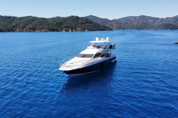 2010 AZIMUT 70