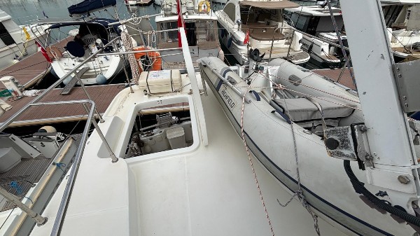 2009 BENETEAU SWIFT TRAWLER 42