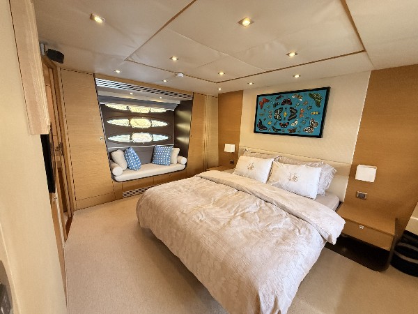 2010 NUMARINE 78 FLY