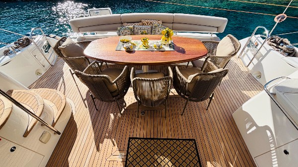 2010 SUNSEEKER MANHATTAN 70