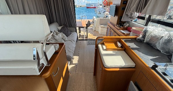 2018 BENETEAU SWIFT TRAWLER 35