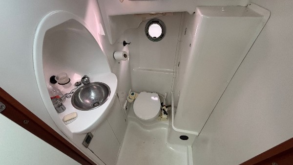 2009 BENETEAU SWIFT TRAWLER 42