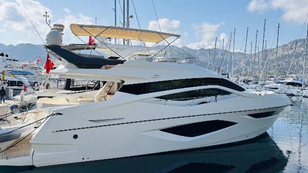 2017 NUMARINE 62 FLY