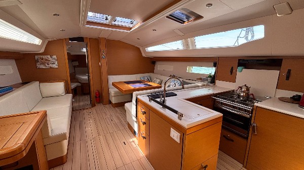 2017 JEANNEAU 51