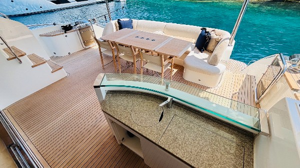 2009 PRINCESS 85