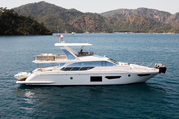 2020 AZIMUT 66 FLY