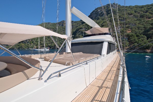 2025 LUXURY GULET 42 M