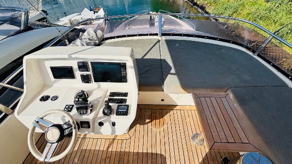 2017 NUMARINE 62 FLY