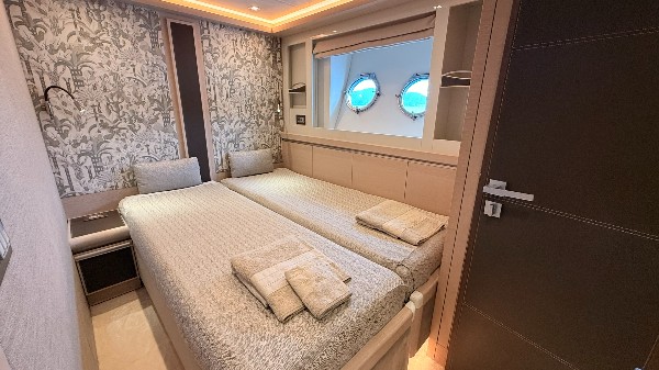 2020 MONTE CARLO YACHTS 80