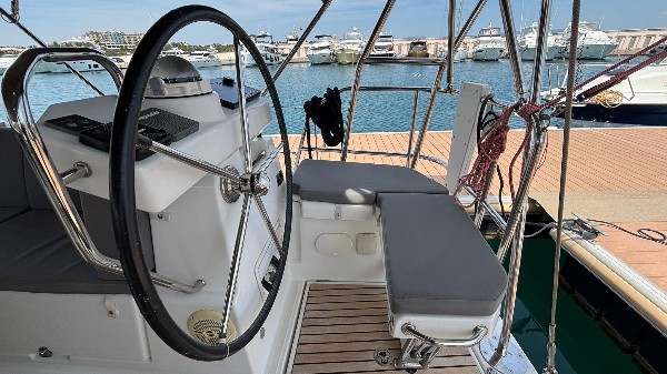 2017 JEANNEAU 51