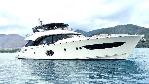 2020 MONTE CARLO YACHTS 80