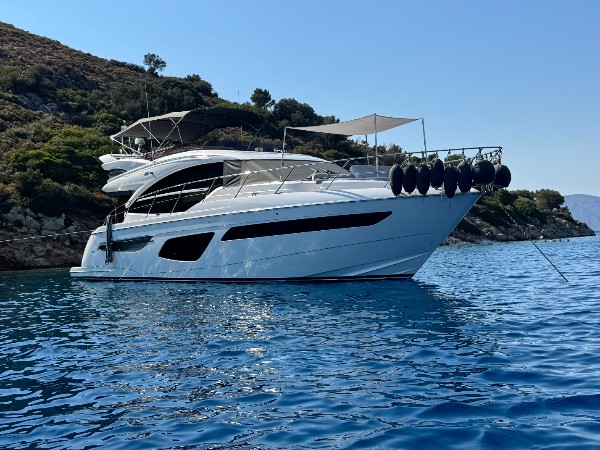 2021 PRINCESS F55