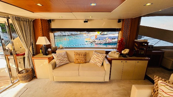 2010 SUNSEEKER MANHATTAN 70